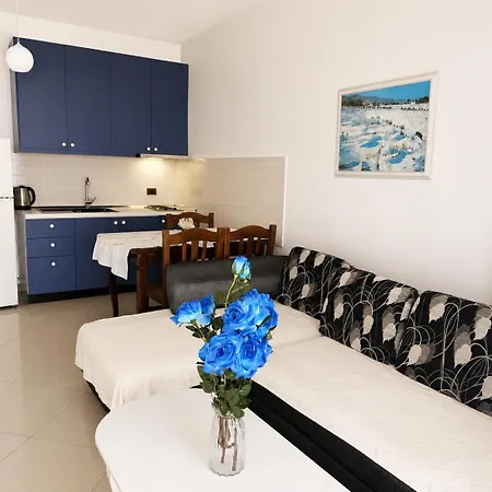 Sea Apartment *
